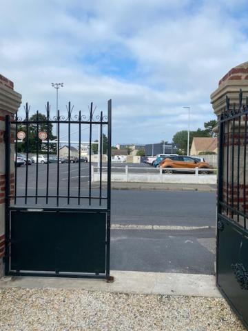 Maison Cosy En Plein Coeur De Ouistreham Eksteriør billede